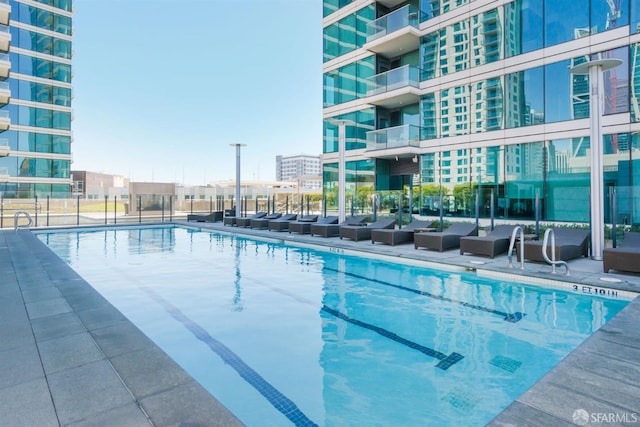 401 Harrison St Unit 25F, San Francisco, CA 94105 - view of community pool