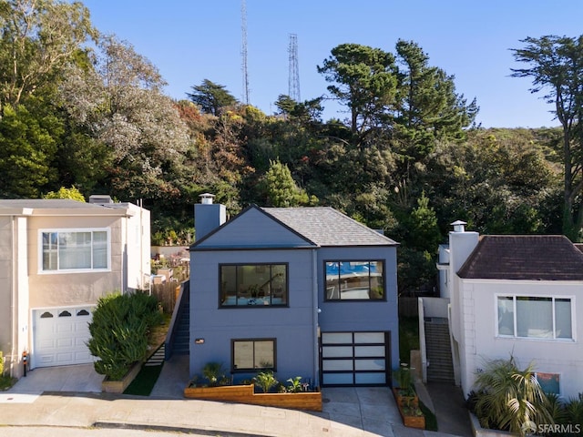 view of front facade featuring a garage