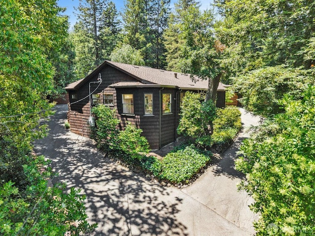 35 Ardilla Rd, Orinda, CA 94563 - view of front facade featuring driveway