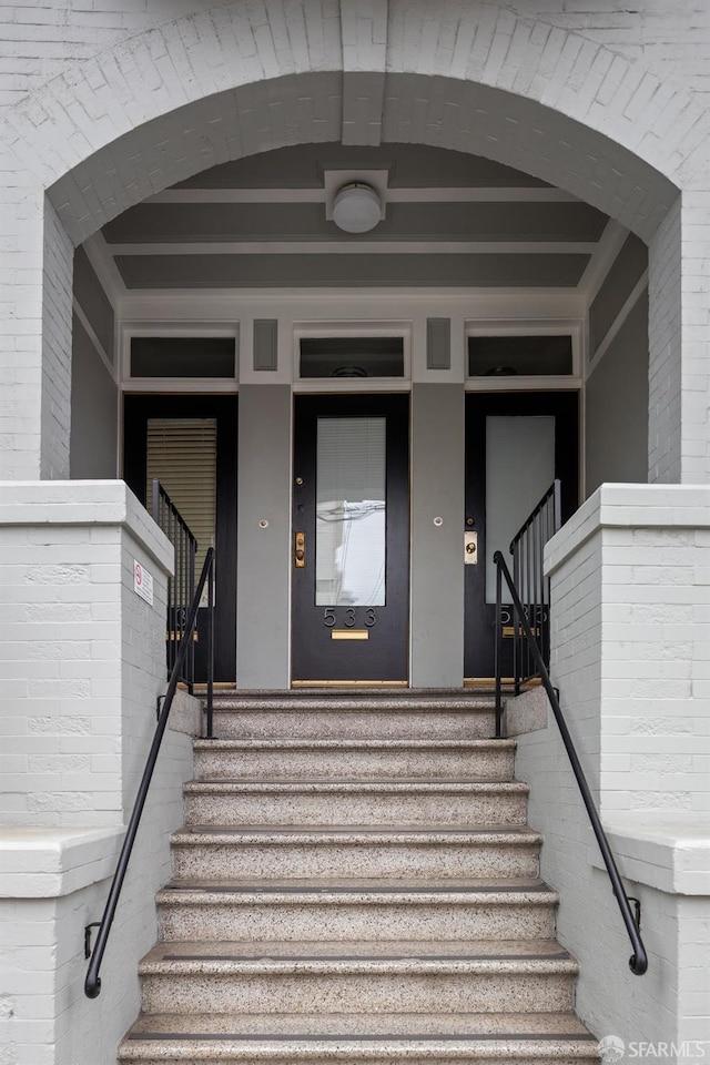 531-535 Frederick St, San Francisco, CA 94117 - entrance to property with a porch