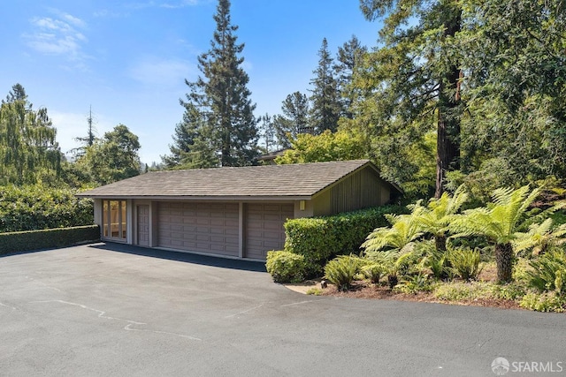 view of detached garage