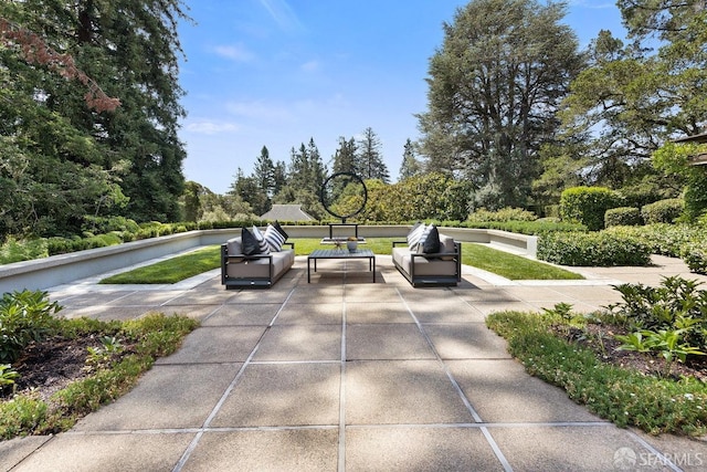 view of patio featuring outdoor lounge area