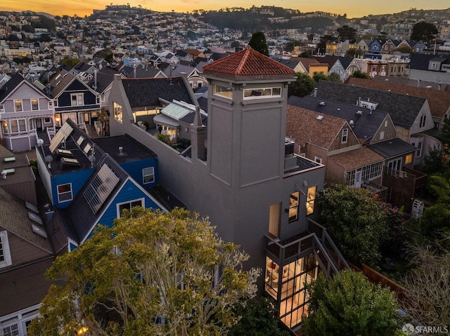 view of aerial view at dusk