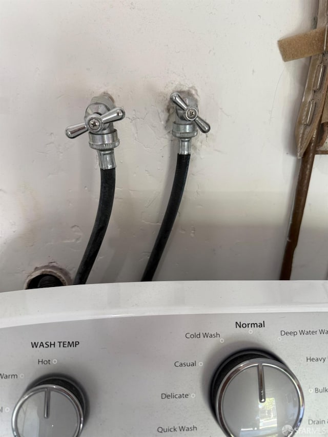 328 Snow Flake Way, Pittsburg, CA 94565 - detailed view of washer / clothes dryer