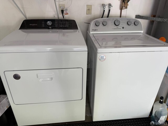 328 Snow Flake Way, Pittsburg, CA 94565 - laundry room featuring separate washer and dryer