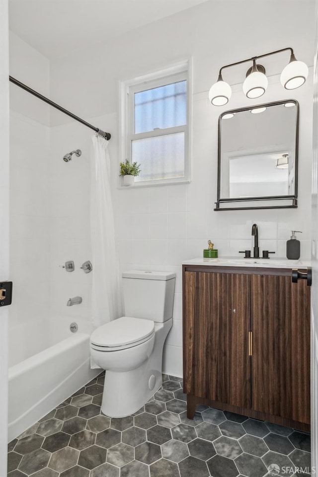 302 Warren Dr, San Francisco, CA 94131 - full bath featuring shower / bath combination with curtain, vanity, and tile walls