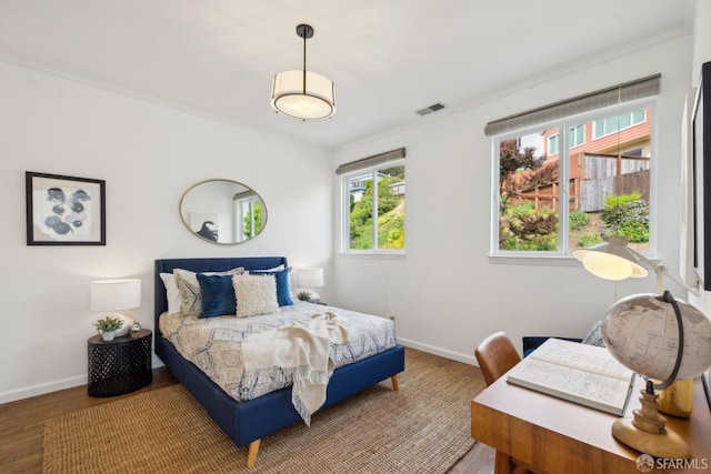 302 Warren Dr, San Francisco, CA 94131 - bedroom with wood finished floors and crown molding