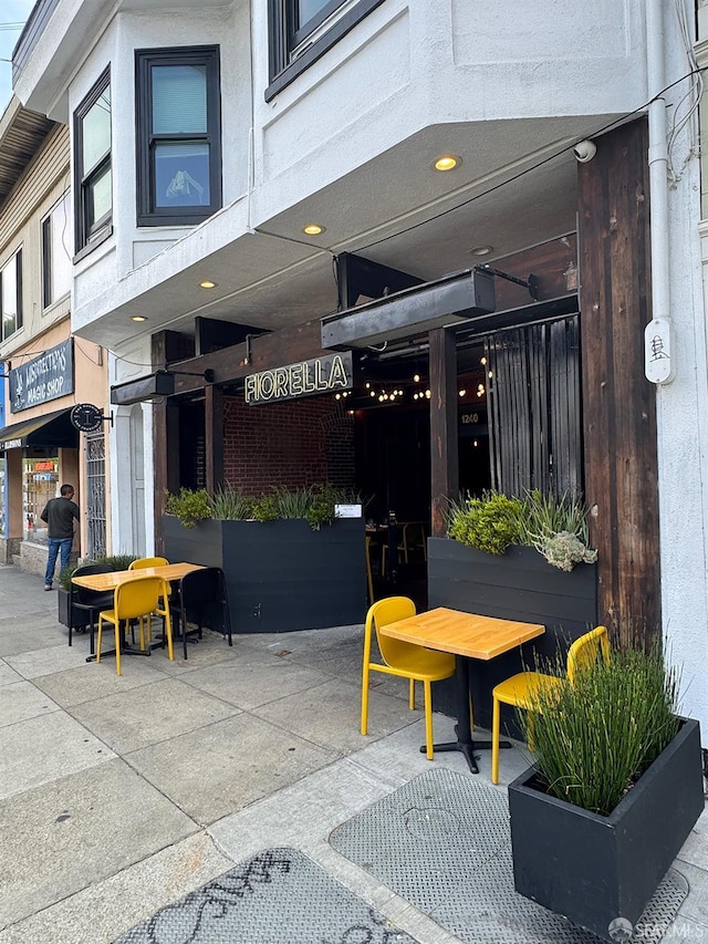 302 Warren Dr, San Francisco, CA 94131 - view of patio
