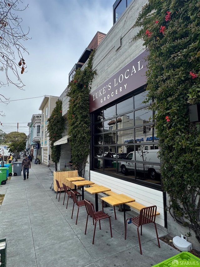302 Warren Dr, San Francisco, CA 94131 - view of building exterior