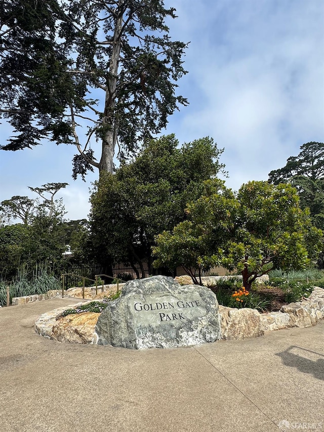 302 Warren Dr, San Francisco, CA 94131 - view of community sign
