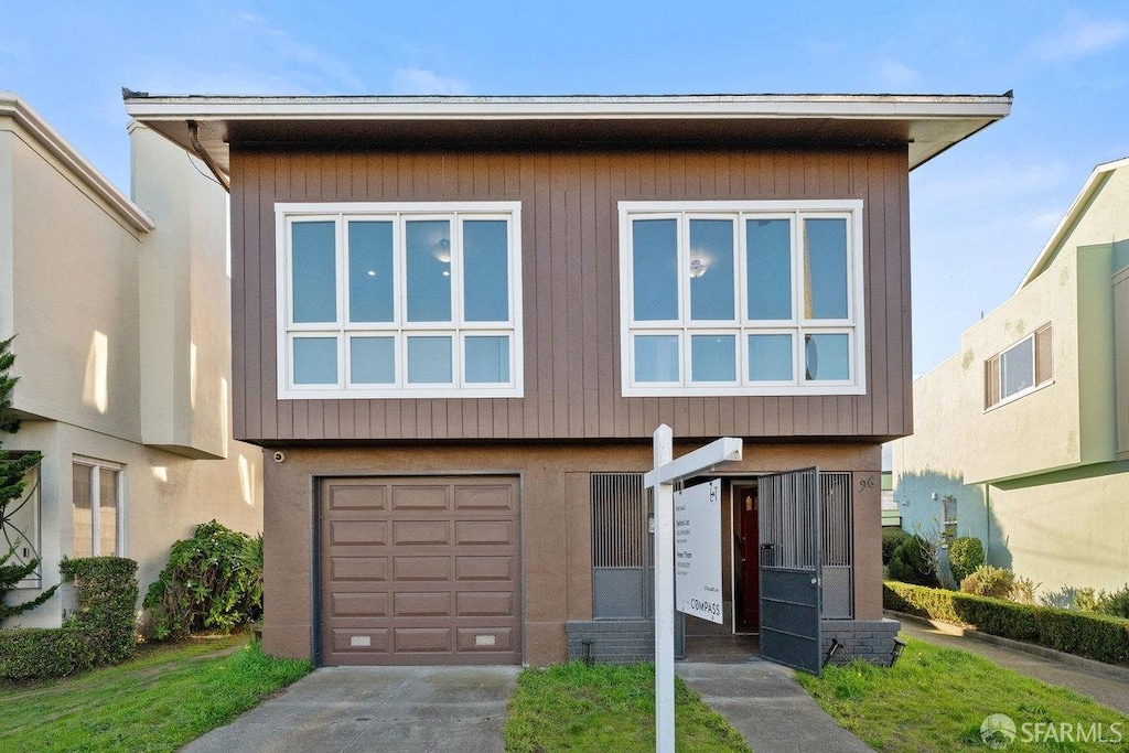 view of front of house with a garage