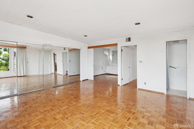 199 Edgewood Ave, San Francisco, CA 94117 - empty room with baseboards and visible vents
