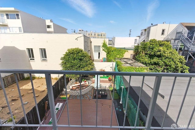 278 7th Ave, San Francisco, CA 94118 - balcony with a residential view