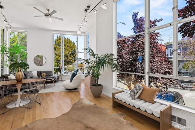 1603 18th St, San Francisco, CA 94107 - sunroom / solarium with track lighting