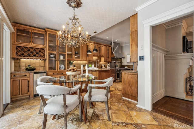 68 Castro St, San Francisco, CA 94114 - dining room with a chandelier, crown molding, light stone finish flooring, and recessed lighting