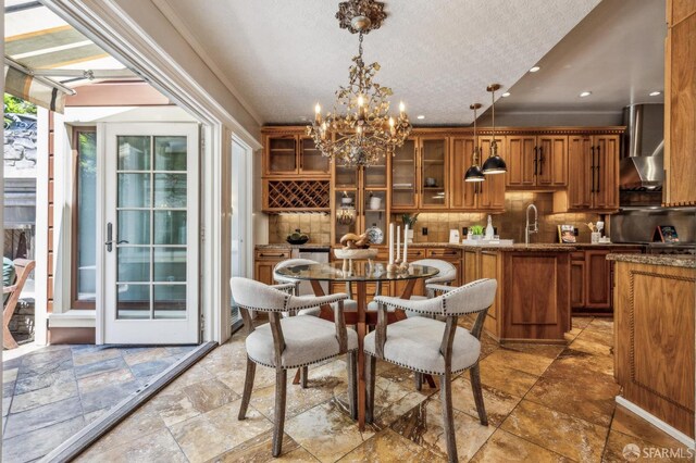 68 Castro St, San Francisco, CA 94114 - dining room featuring a chandelier, recessed lighting, and a textured ceiling