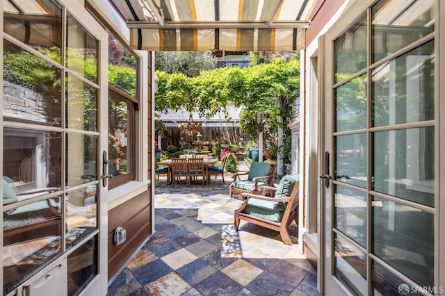 68 Castro St, San Francisco, CA 94114 - sunroom with french doors