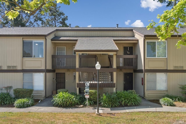 355 Parkview Ter Unit A6, Vallejo, CA 94589 - multi unit property with a shingled roof and a balcony