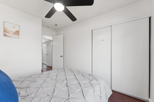 355 Parkview Ter Unit A6, Vallejo, CA 94589 - unfurnished bedroom featuring a ceiling fan, a closet, and wood finished floors