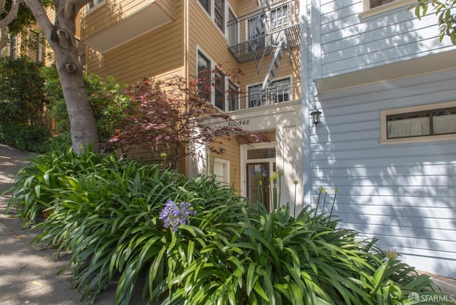 536 Wisconsin St, San Francisco, CA 94107 - doorway to property featuring a balcony