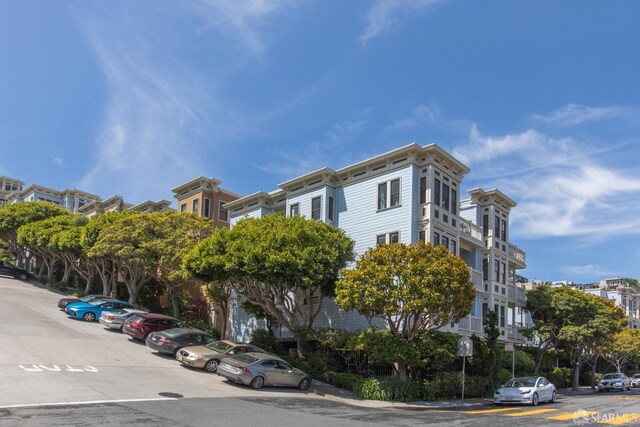 536 Wisconsin St, San Francisco, CA 94107 - view of building exterior featuring uncovered parking