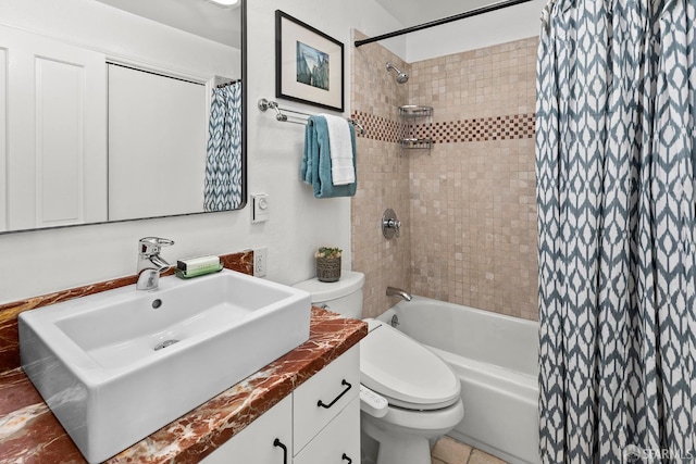 536 Wisconsin St, San Francisco, CA 94107 - bathroom featuring vanity and shower / bathtub combination with curtain