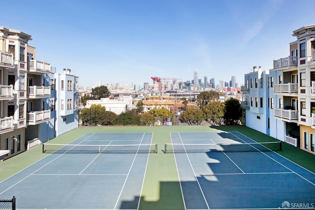 536 Wisconsin St, San Francisco, CA 94107 - view of tennis court featuring a skyline view