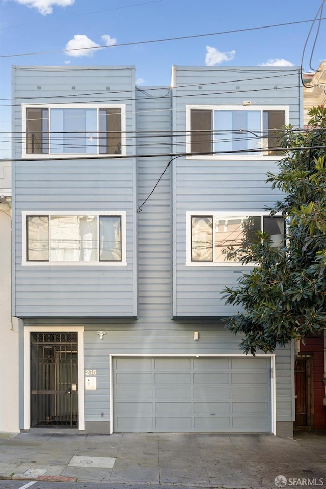 view of front of home featuring a garage