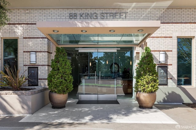 88 King St Unit 520, San Francisco, CA 94107 - entrance to property featuring brick siding
