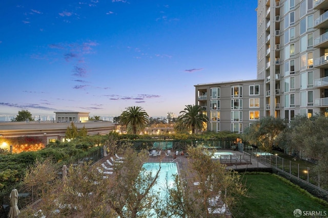 88 King St Unit 520, San Francisco, CA 94107 - surrounding community with a pool and a patio