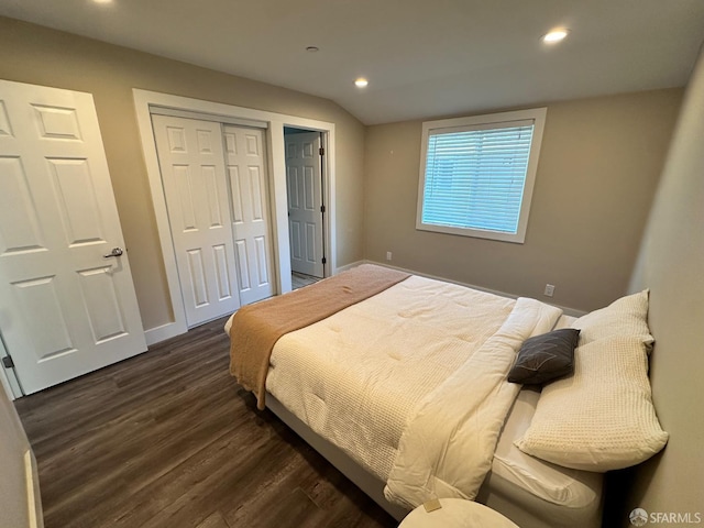 139 Hall Ln, Walnut Creek, CA 94597 - bedroom with dark wood-style floors, recessed lighting, baseboards, a closet, and vaulted ceiling
