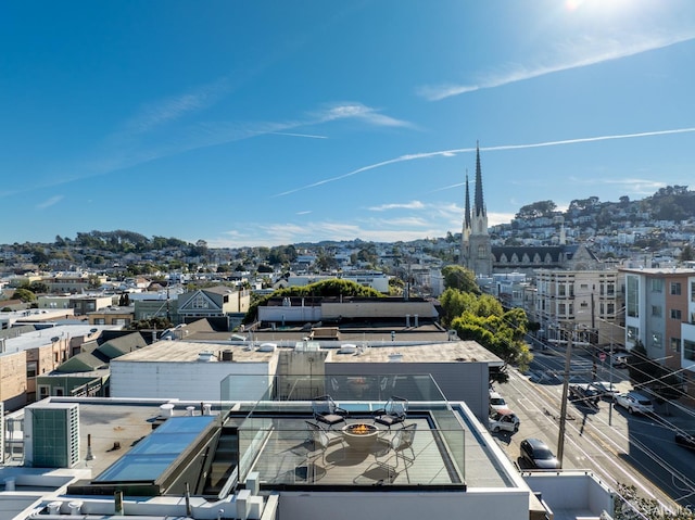 drone / aerial view with a view of city