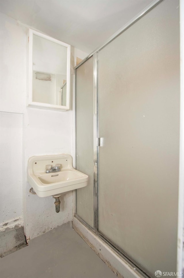 2567 Bryant St, San Francisco, CA 94110 - full bath featuring a stall shower and concrete flooring