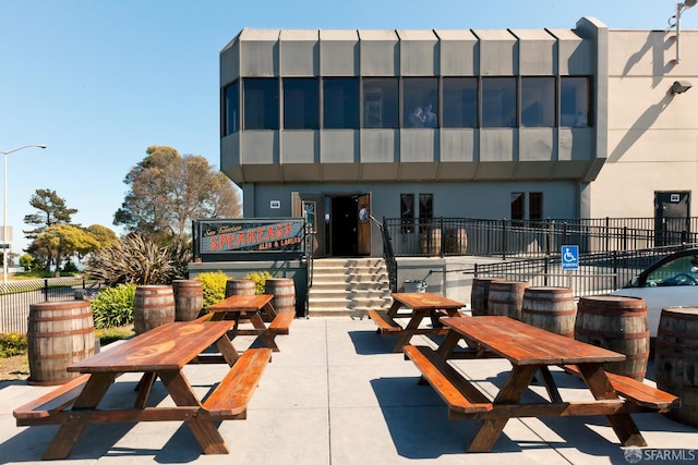 939 Innes Ave, San Francisco, CA 94124 - view of patio / terrace