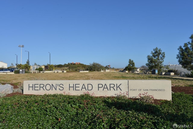 939 Innes Ave, San Francisco, CA 94124 - view of community sign