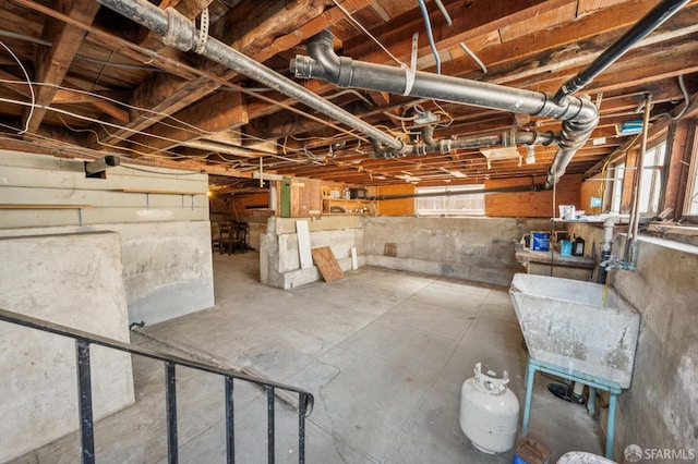 882 56th St, Oakland, CA 94608 - basement with a sink