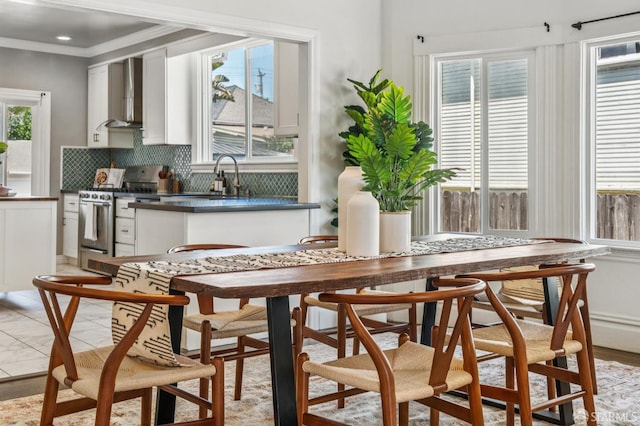882 56th St, Oakland, CA 94608 - dining room with ornamental molding