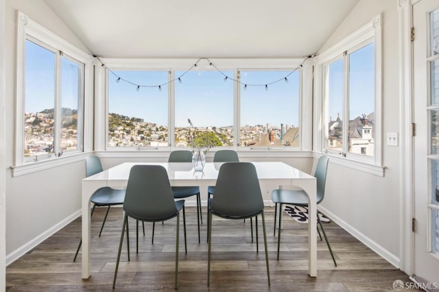 522 Liberty St, San Francisco, CA 94114 - sunroom with a healthy amount of sunlight
