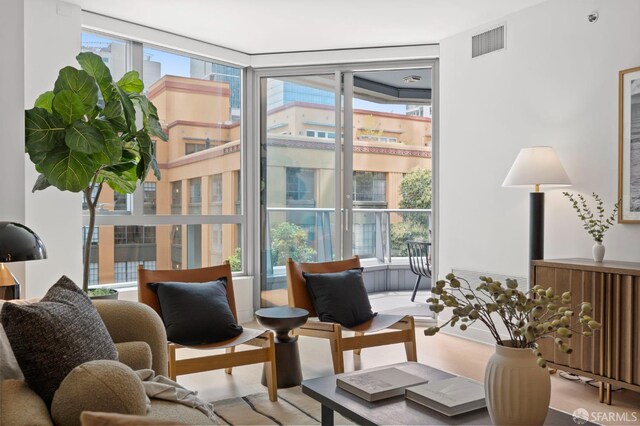 333 Beale St Unit 5I, San Francisco, CA 94105 - view of sitting room