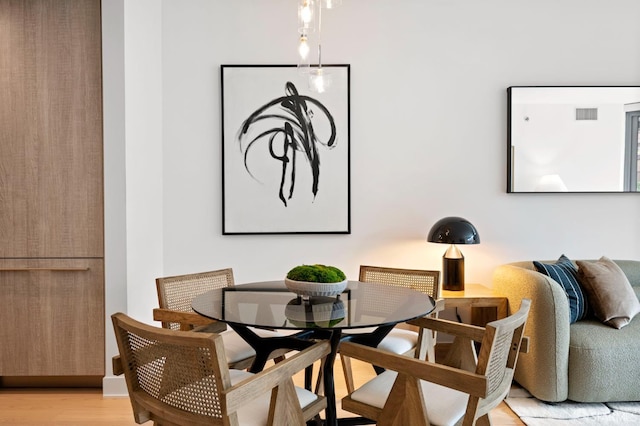 333 Beale St Unit 5I, San Francisco, CA 94105 - dining area featuring light wood-style floors