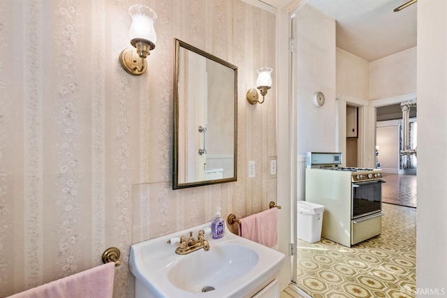 1075 Noe St, San Francisco, CA 94114 - bathroom with wallpapered walls and a sink