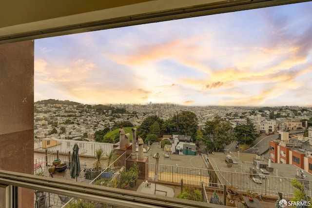 655 Corbett Ave Unit 505, San Francisco, CA 94114 - view of aerial view at dusk