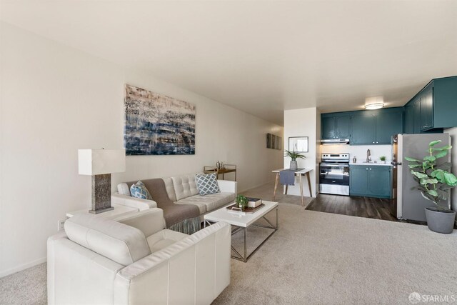 655 Corbett Ave Unit 505, San Francisco, CA 94114 - living area featuring dark carpet