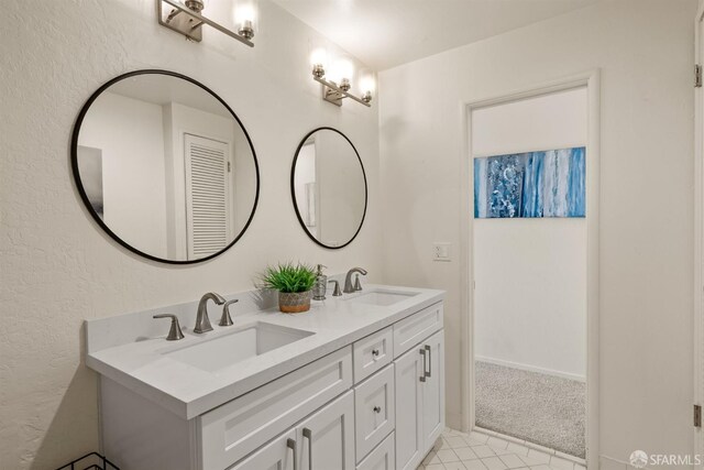 655 Corbett Ave Unit 505, San Francisco, CA 94114 - full bath with double vanity and tile patterned floors