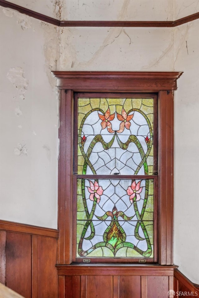 interior details featuring wainscoting