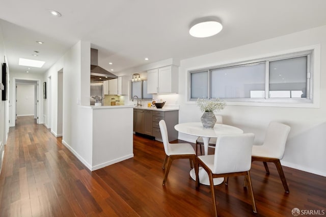 11 Perego Ter Unit 6, San Francisco, CA 94131 - dining area featuring dark wood-style flooring, baseboards, a skylight, and recessed lighting