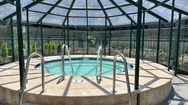 601 Van Ness Ave Unit 35, San Francisco, CA 94102 - view of pool with a pool and a hot tub