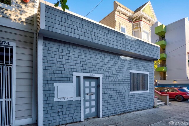 3870 18th St, San Francisco, CA 94114 - view of side of home