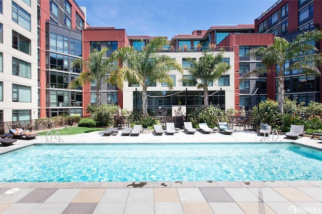 170 King St Unit 1104, San Francisco, CA 94107 - community pool featuring a patio