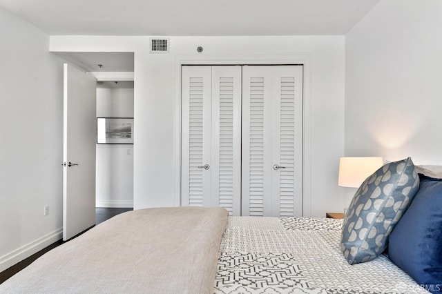 229 Brannan St Unit 12C, San Francisco, CA 94107 - bedroom with a closet and baseboards